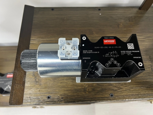 Hydraulische Pumpe Dg4V-3-6c-M-H-H7-60-En210 Solenoidventil für 6045319-001 Modellcode
