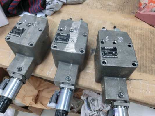 Straßenbaumaschinen Elektro-Hydraulisches Steuerventil mit Anpassung