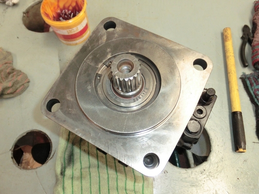 Hydraulische Kolbenpumpe der Serie A11vo57lrds mit Kaltplaner mit horizontaler Wellenposition