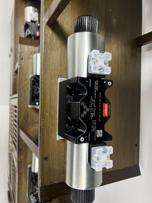 Gleichspannungs-Solenoidventildruck Gewöhnliche Temperatur Hydraulische Teile Dg4V-3-6c-M-U-H7-69-En124