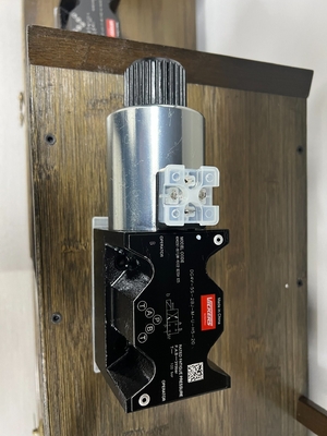 Gleichspannungs-Solenoidventildruck Gewöhnliche Temperatur Hydraulische Teile Dg4V-3-6c-M-U-H7-69-En124